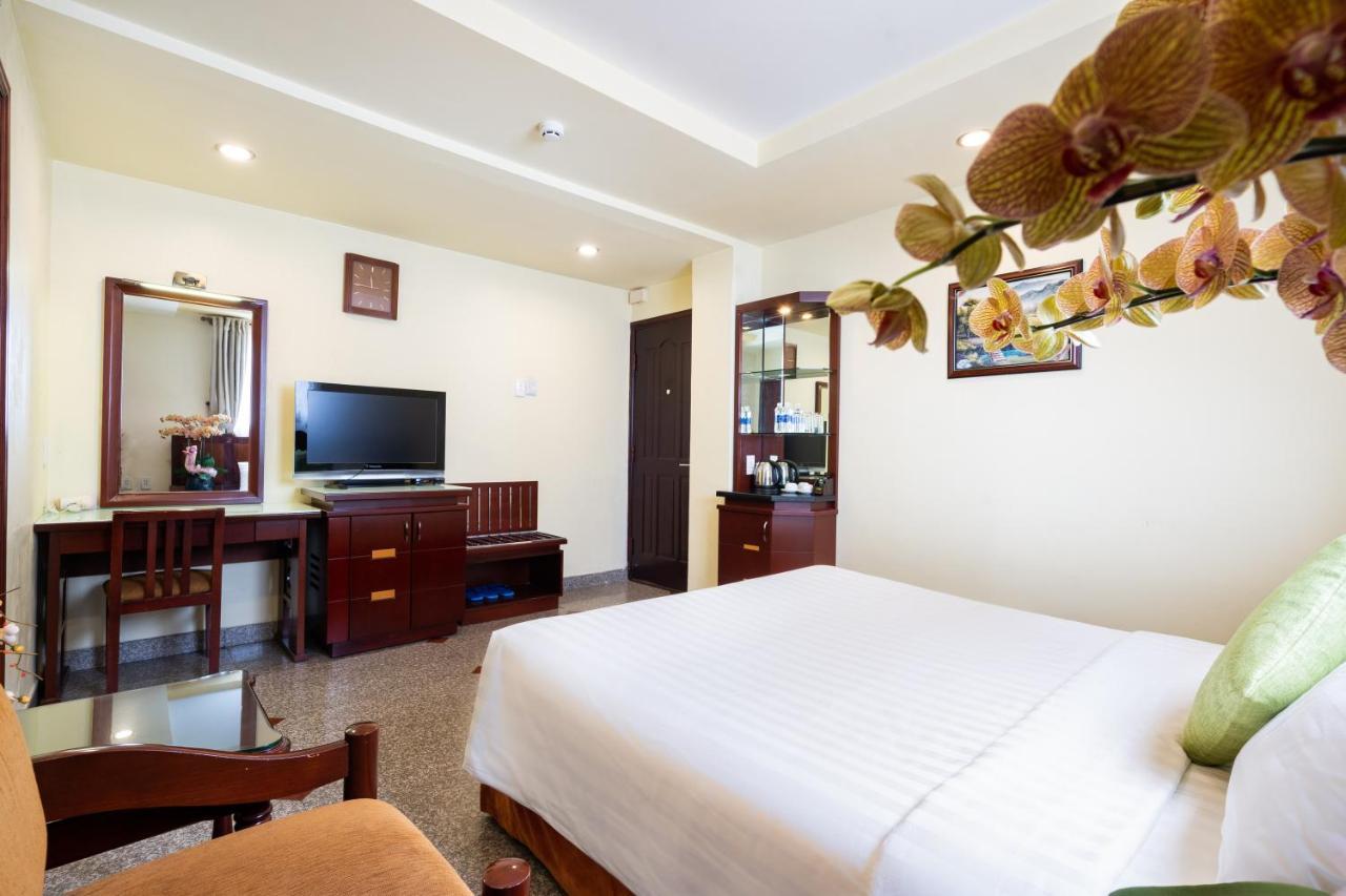 Lucasta Saigon Hotel ホーチミン市 エクステリア 写真