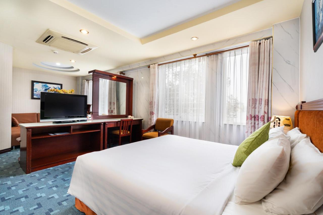 Lucasta Saigon Hotel ホーチミン市 エクステリア 写真