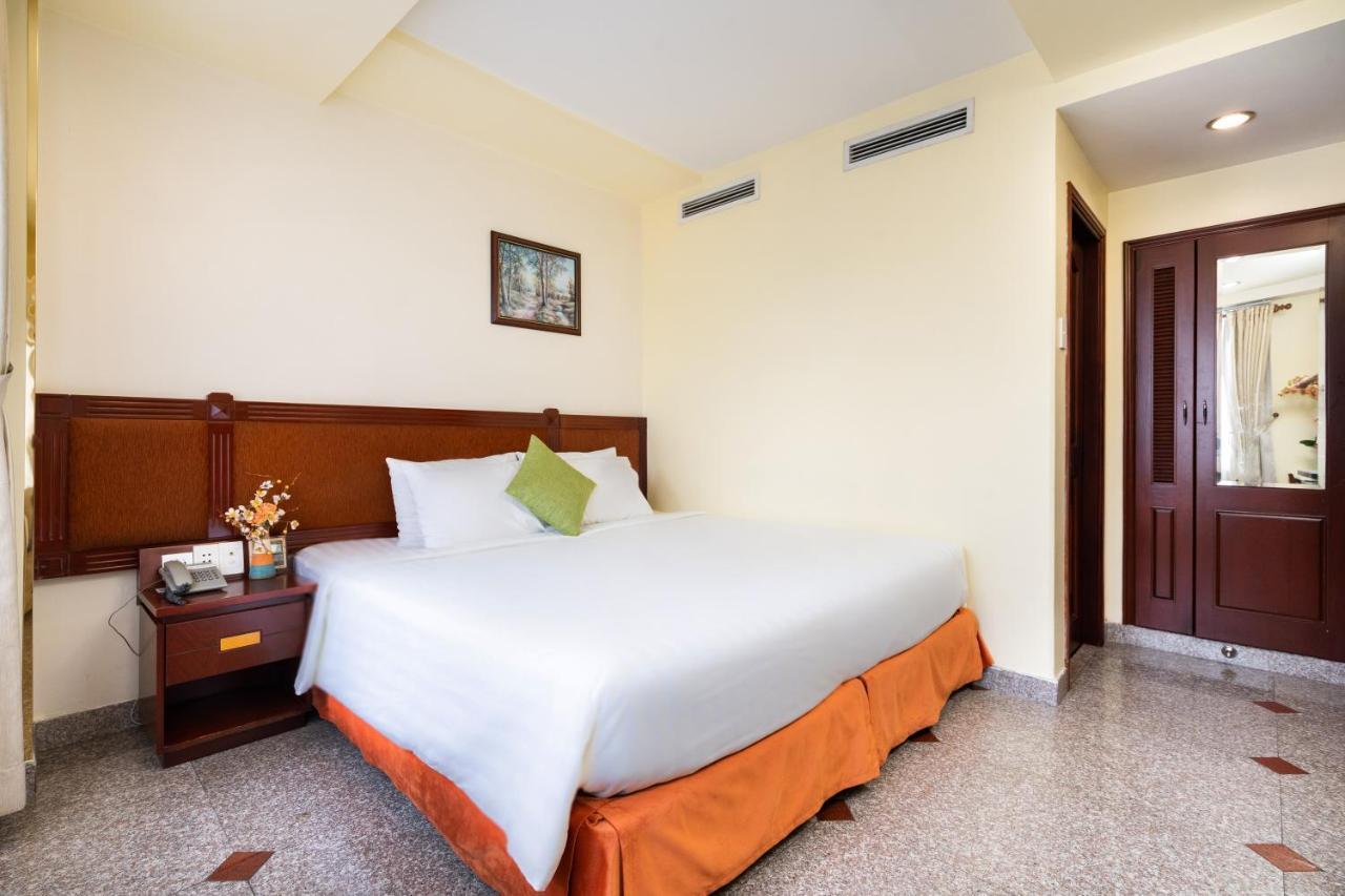 Lucasta Saigon Hotel ホーチミン市 エクステリア 写真