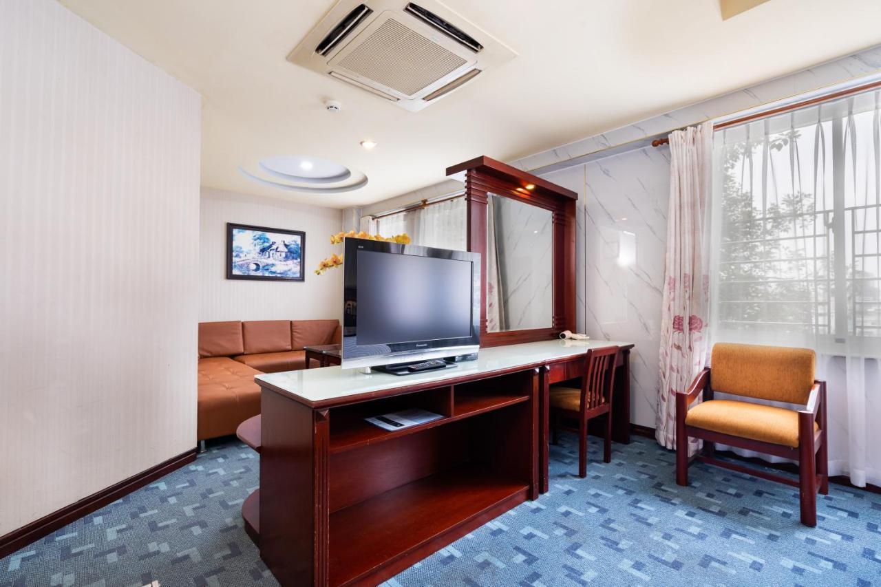 Lucasta Saigon Hotel ホーチミン市 エクステリア 写真