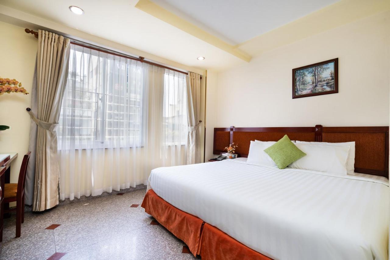 Lucasta Saigon Hotel ホーチミン市 エクステリア 写真