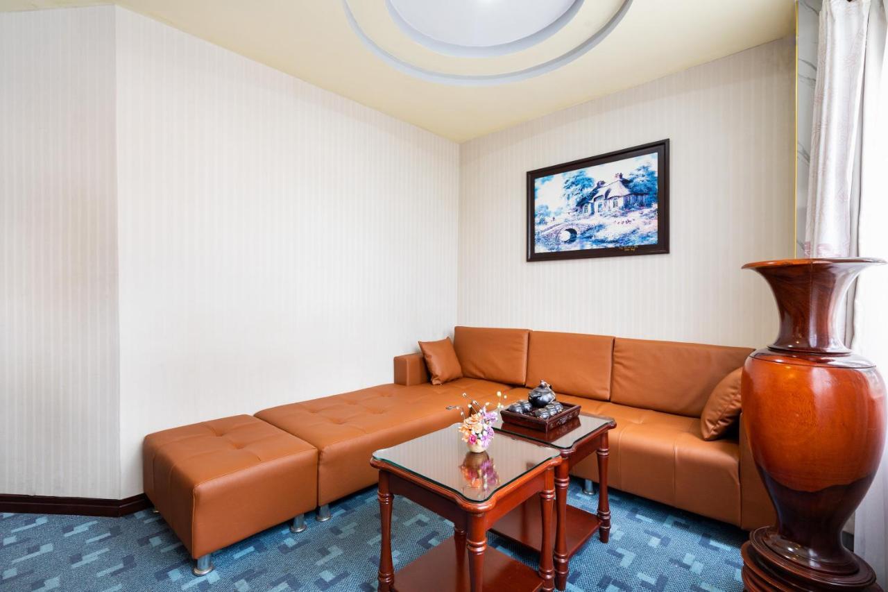 Lucasta Saigon Hotel ホーチミン市 エクステリア 写真