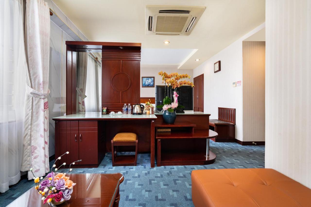 Lucasta Saigon Hotel ホーチミン市 エクステリア 写真
