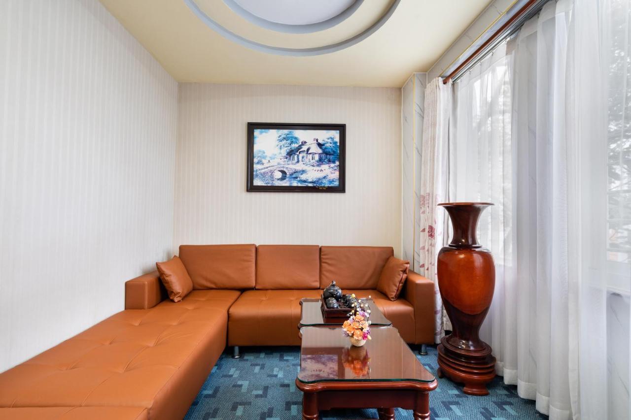 Lucasta Saigon Hotel ホーチミン市 エクステリア 写真
